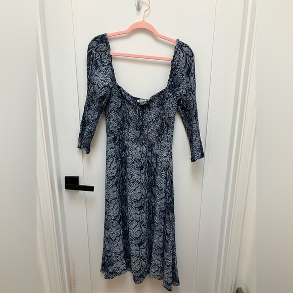 Reformation Rosamund Blue Serpent Print Smocked Midi Dress - Large - Picture 5 of 10